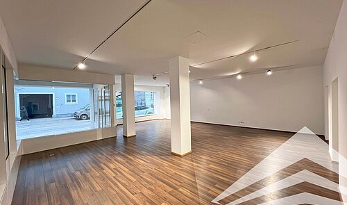 Geschäftslokal strassenseitig