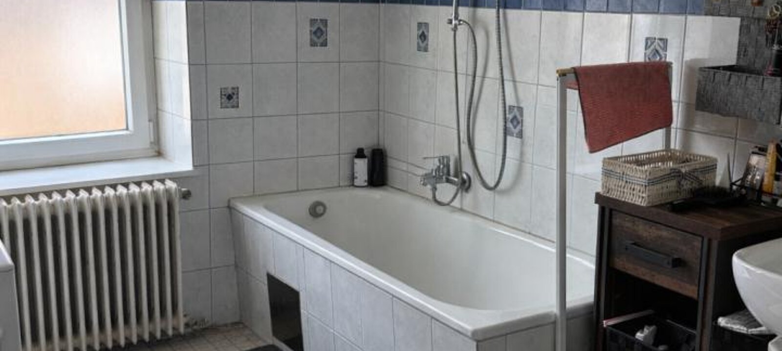 6_Badezimmer KI bearbeitet 6_Badezimmer KI bearbeitet