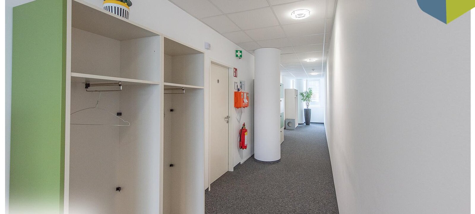 5. OG Zugang Sanitär und Küche 5. OG Zugang Sanitär und Küche
