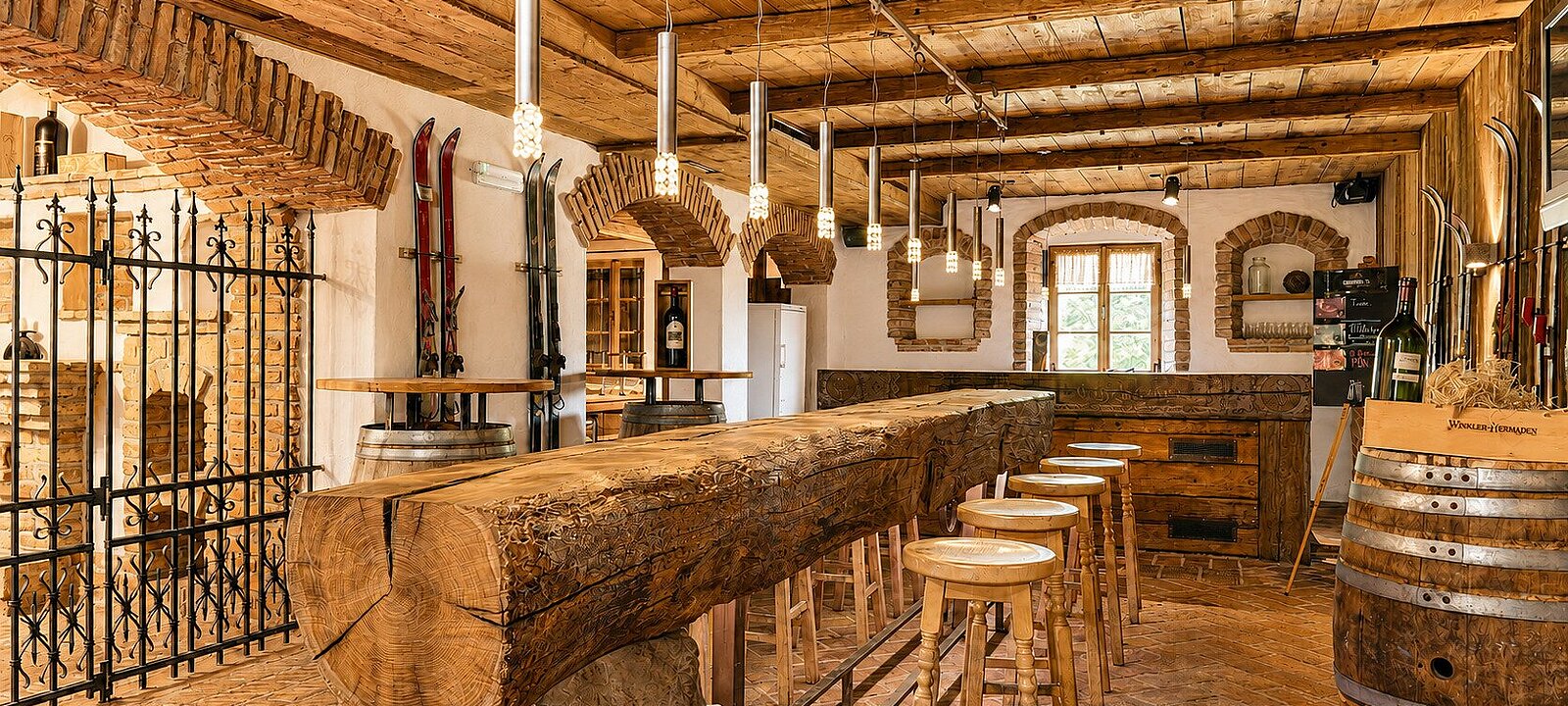 Bar Bar