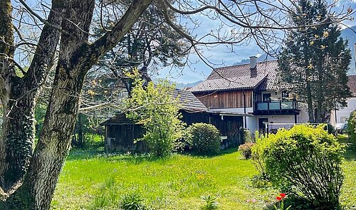 Balkon mit Blick in den eigenen Garten
