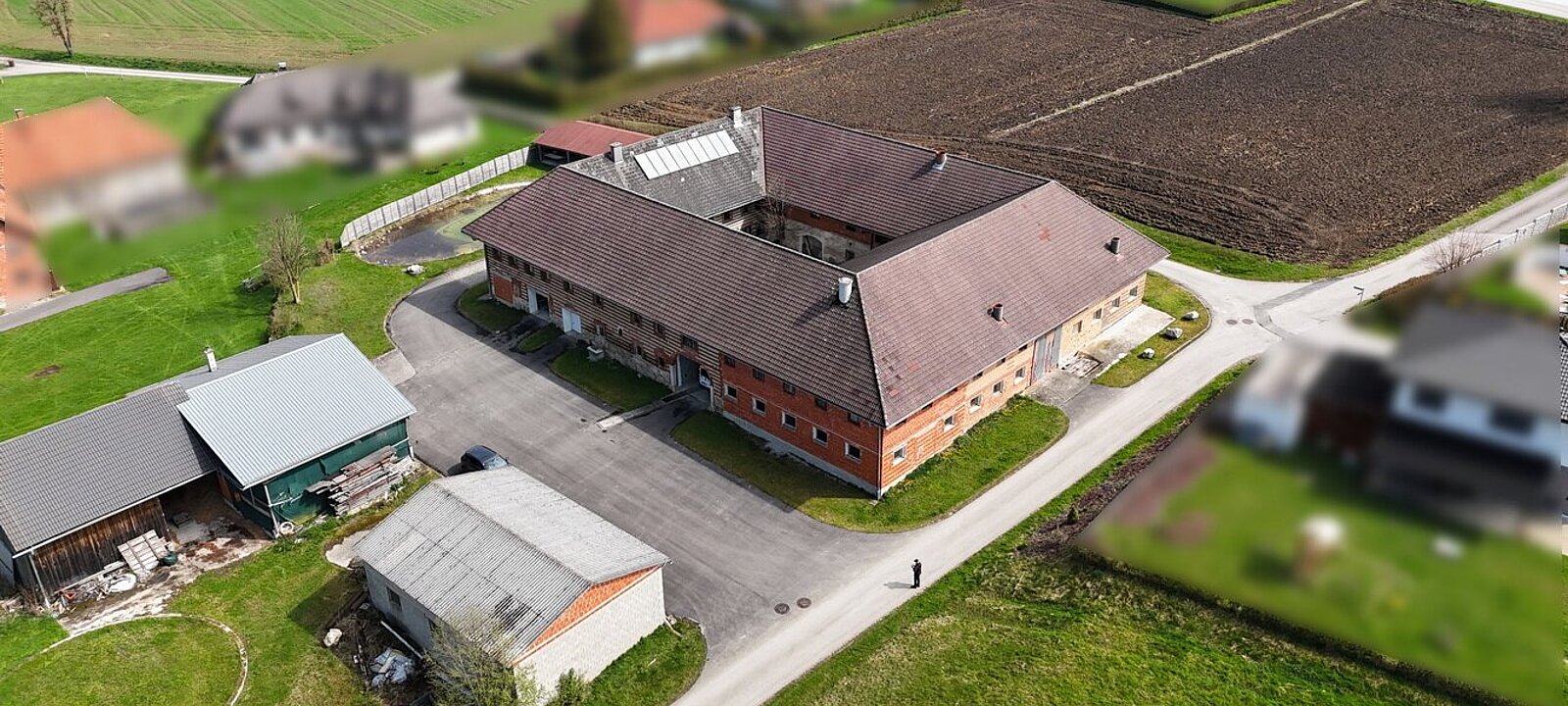 Drohnenbild mit Umgebung Drohnenbild mit Umgebung