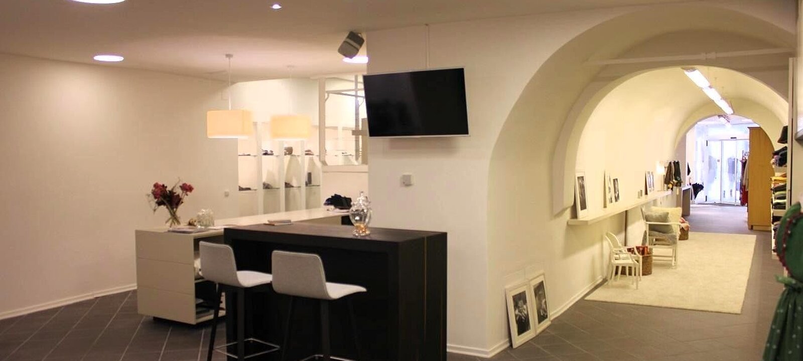 Geschaft-Innenansicht-02-Beispielfoto