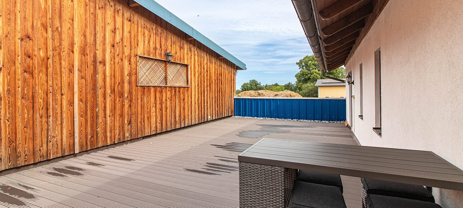 mit direktem Terrassenzugang mit direktem Terrassenzugang