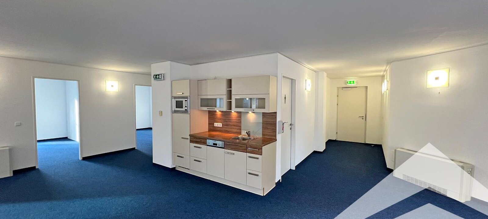 offener Bereich mit Teeküche