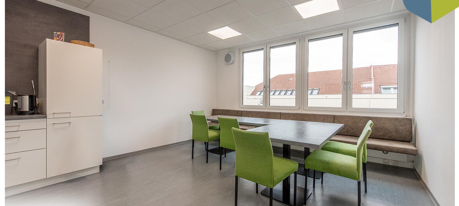 Küche mit Sitzmöglichkeiten