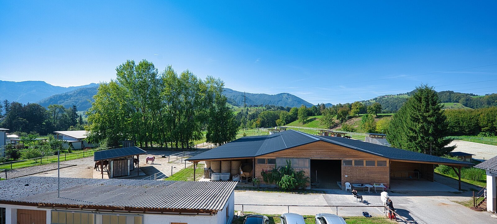 Blick auf die Reithalle DSC_8619