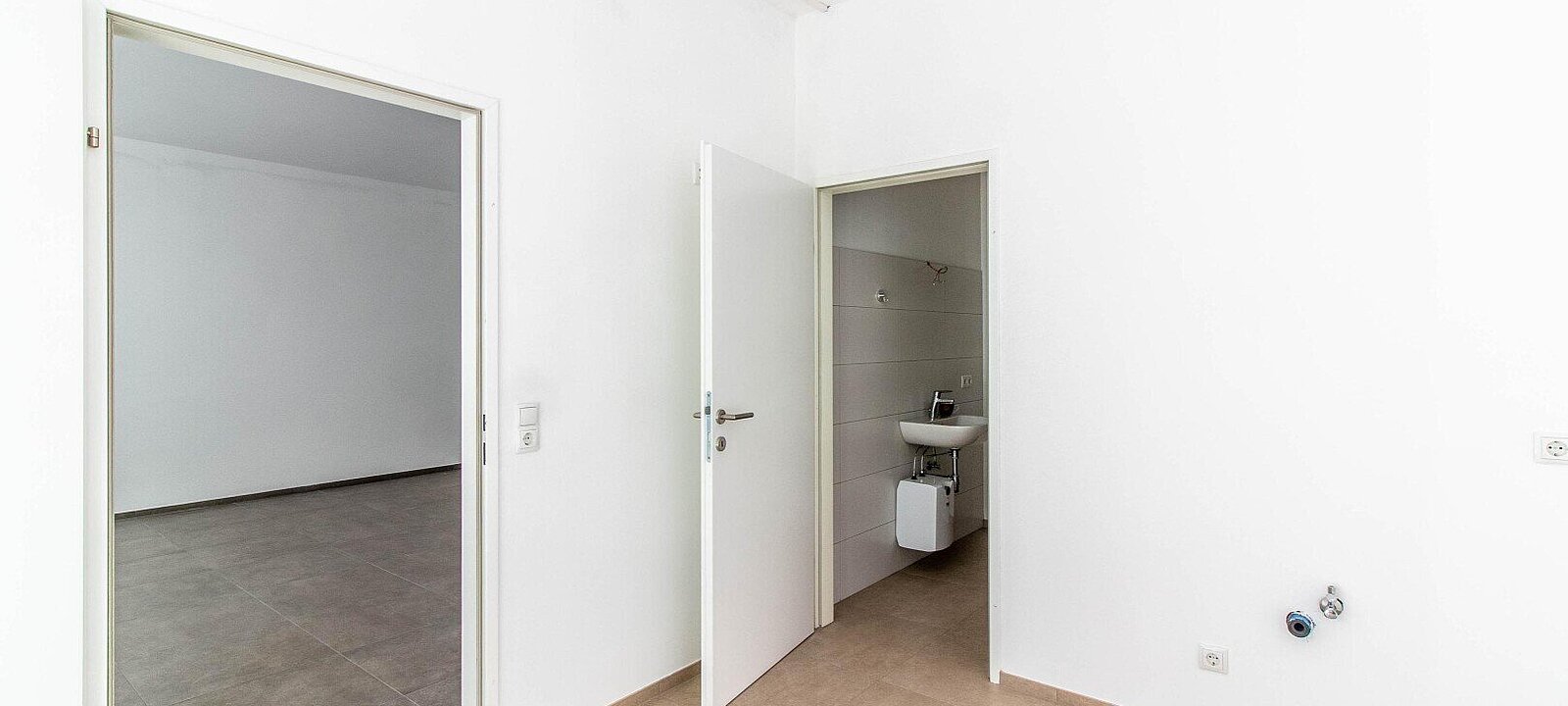 Büro und Waschraum