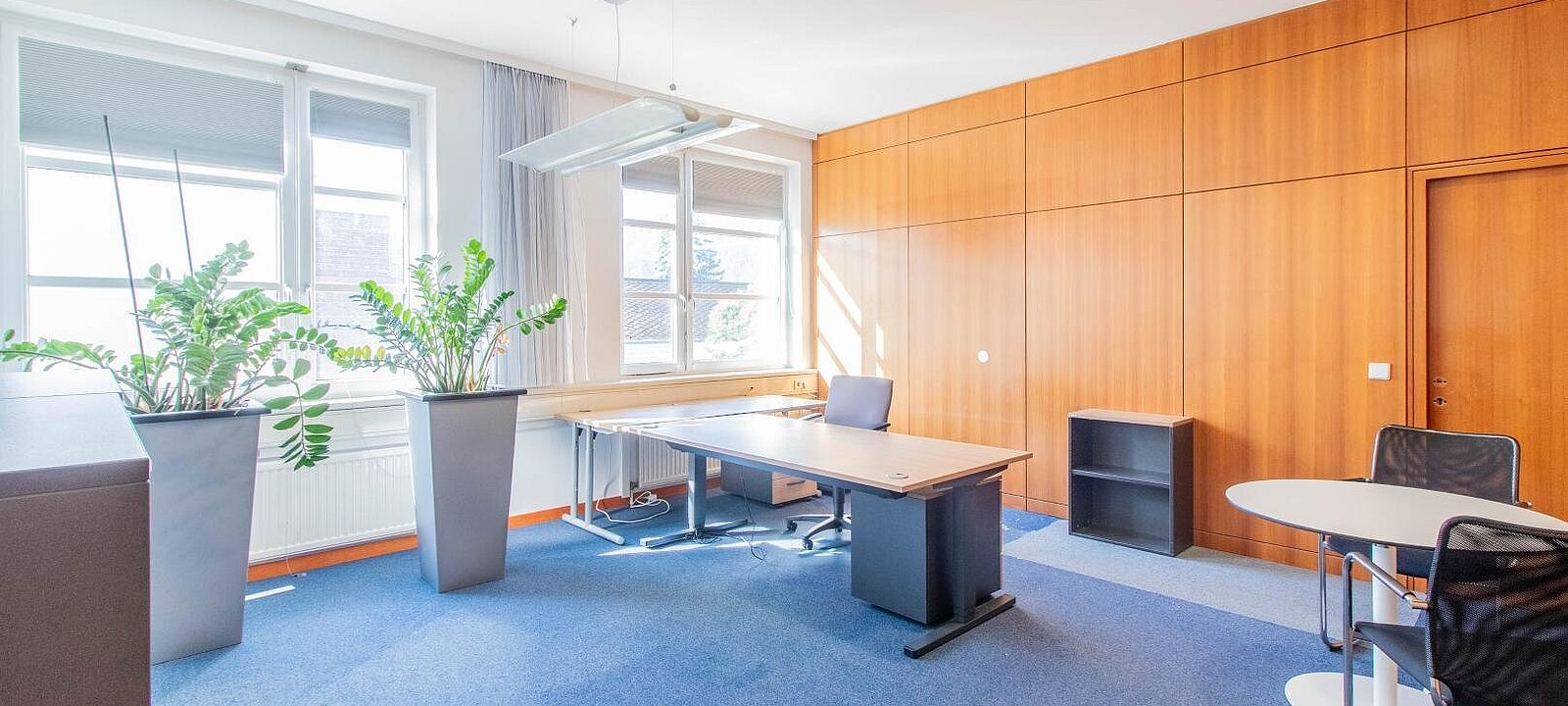 ob als Einzelbüro oder kombinierte Arbeitsfläche ob als Einzelbüro oder kombinierte Arbeitsfläche