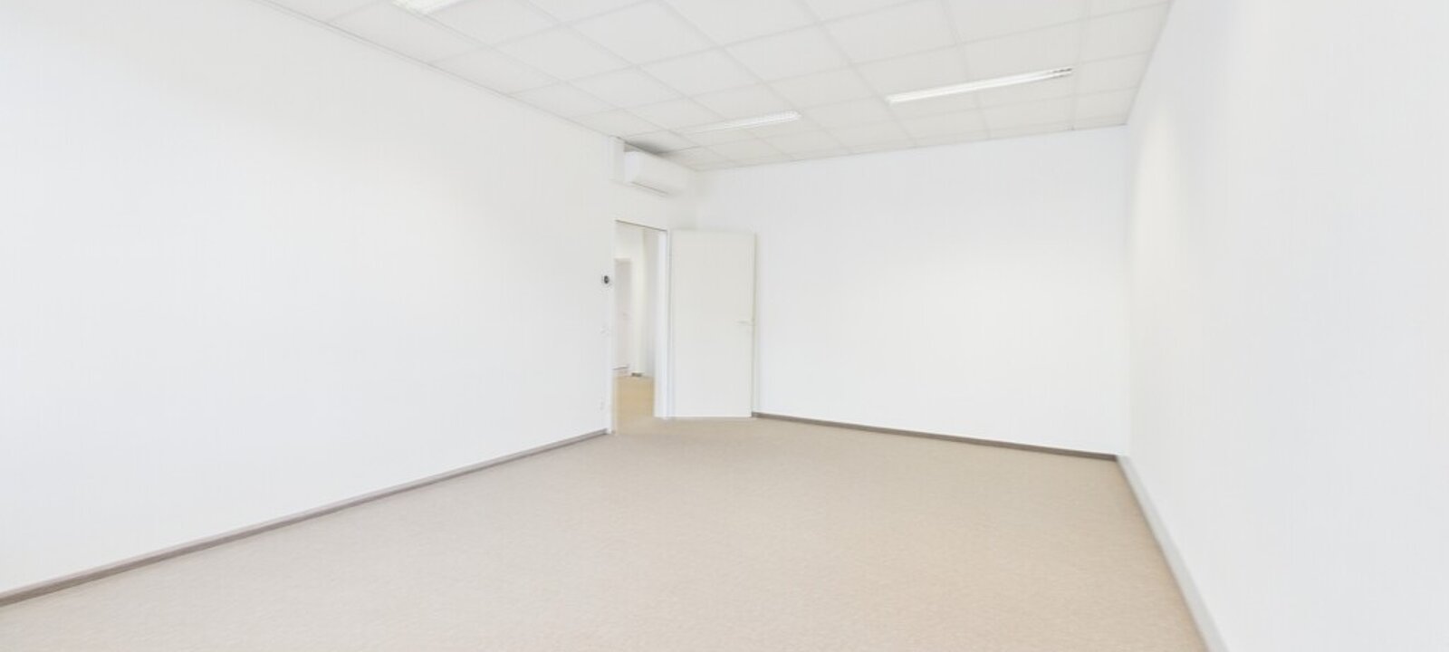 CAM02078G0-PR0089-STILL005