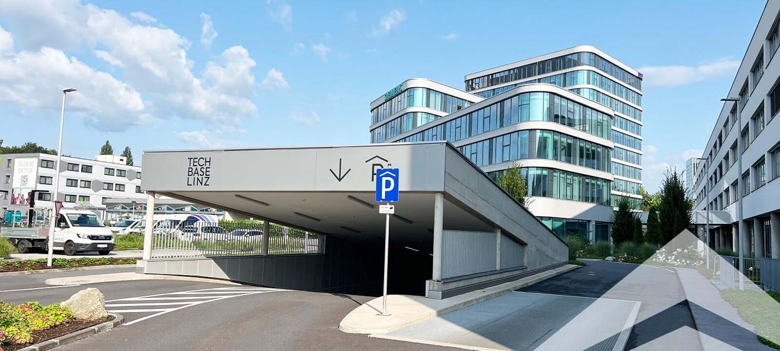 Ansicht Techbase mit TG Einfahrt Ansicht Techbase mit TG Einfahrt
