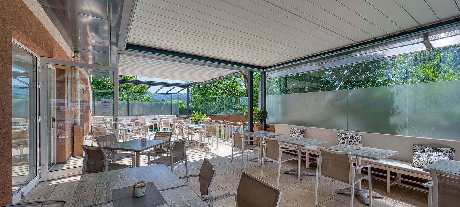 Überdachter Gastgarten DSC_2951 Überdachter Gastgarten DSC_2951