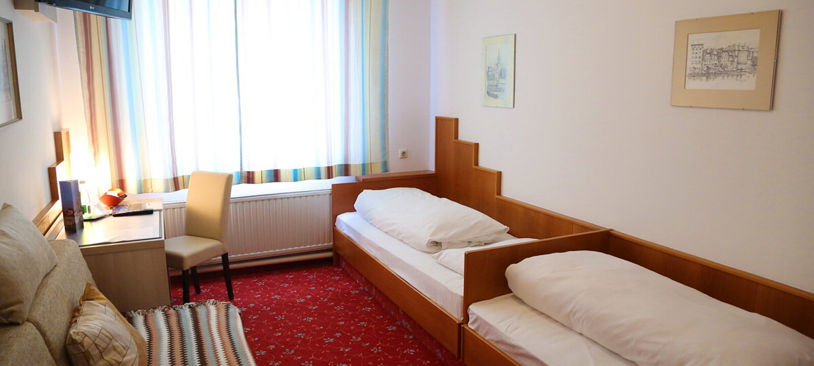 Zweibettzimmer Zweibettzimmer