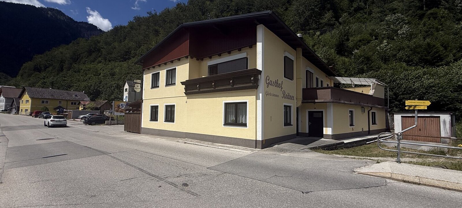 Gasthaus vom Zentrum kommend