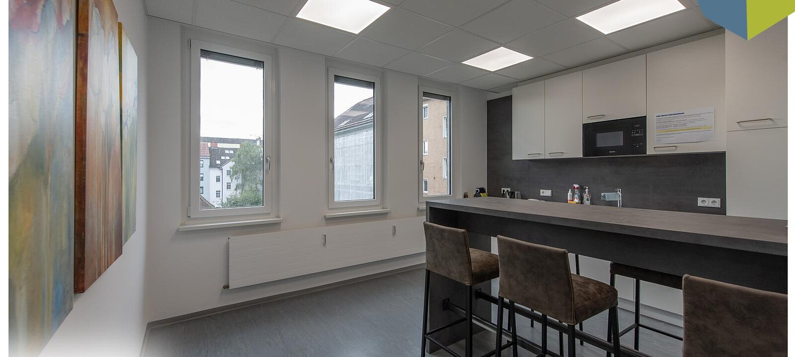 Küche mit Sitzgelegenheiten 3.OG