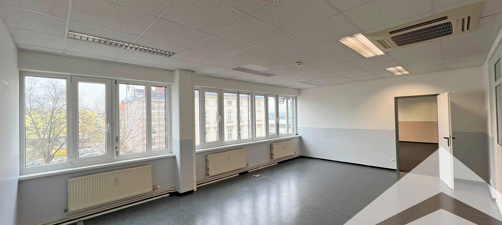 zentraler Büroraum / Administration