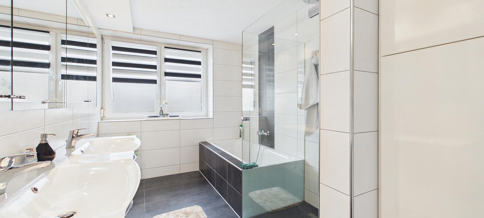 OG Badezimmer 1 OG Badezimmer 1