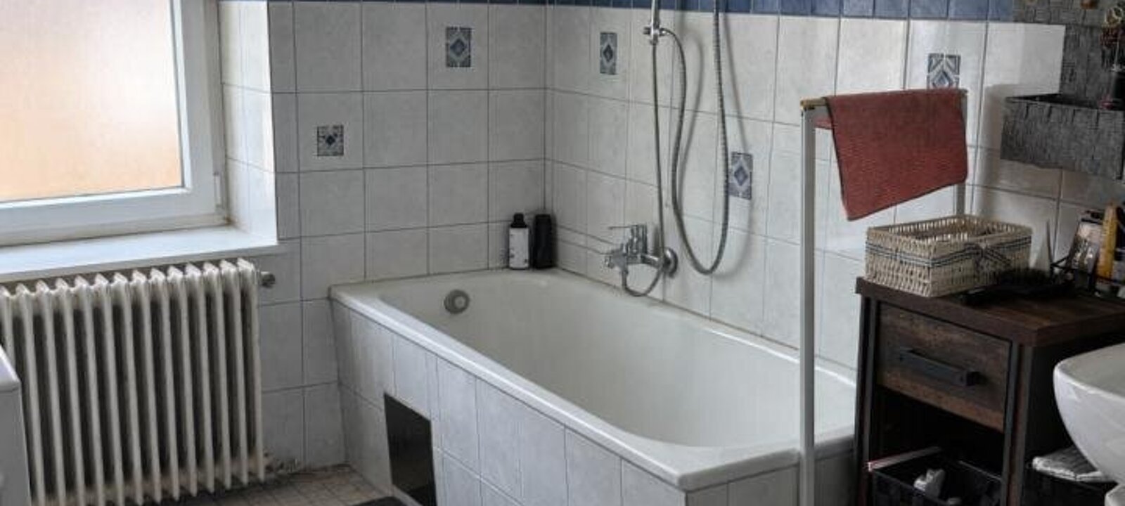 6_Badezimmer KI bearbeitet 6_Badezimmer KI bearbeitet