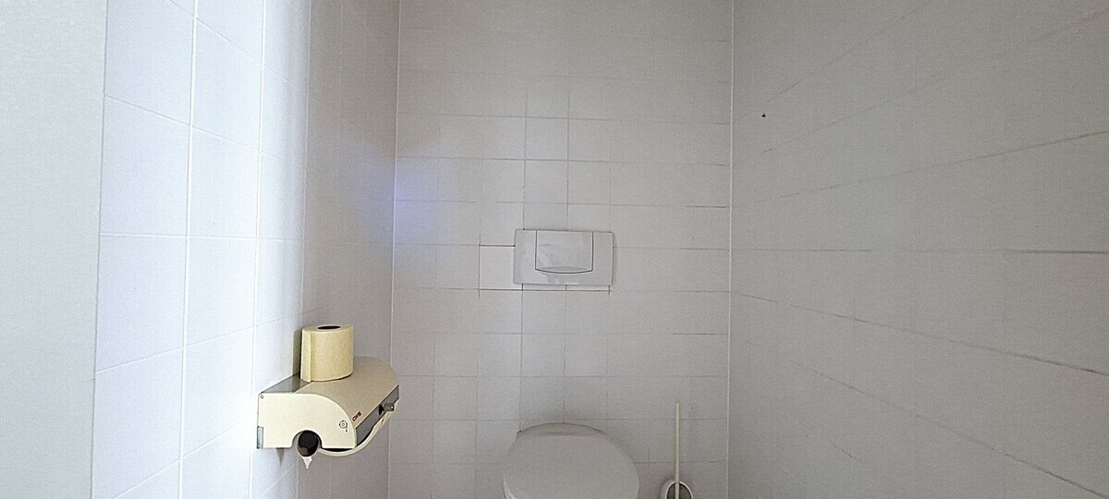 WC WC