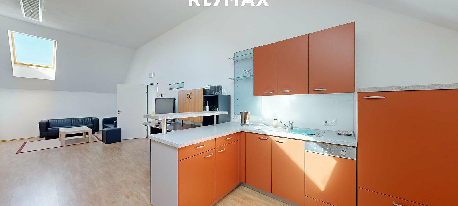 Ansicht 1 Wohn- Essbereich mit Küche im Dachgescho