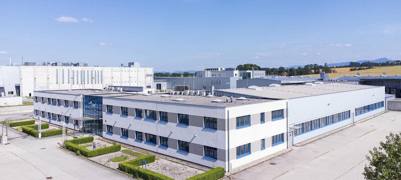 moderne Betriebsliegenschaft zu mieten