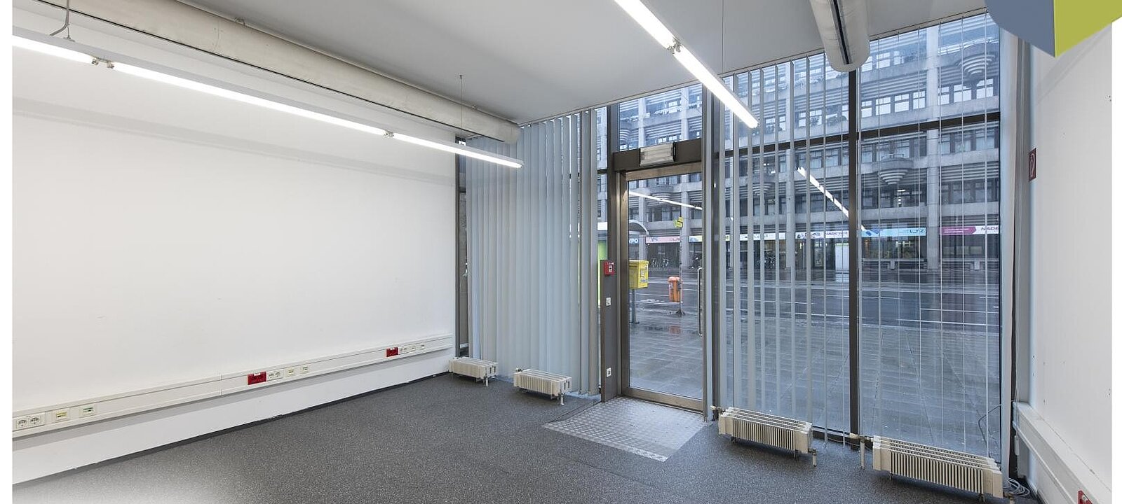 Eingangsportal Eingangsportal